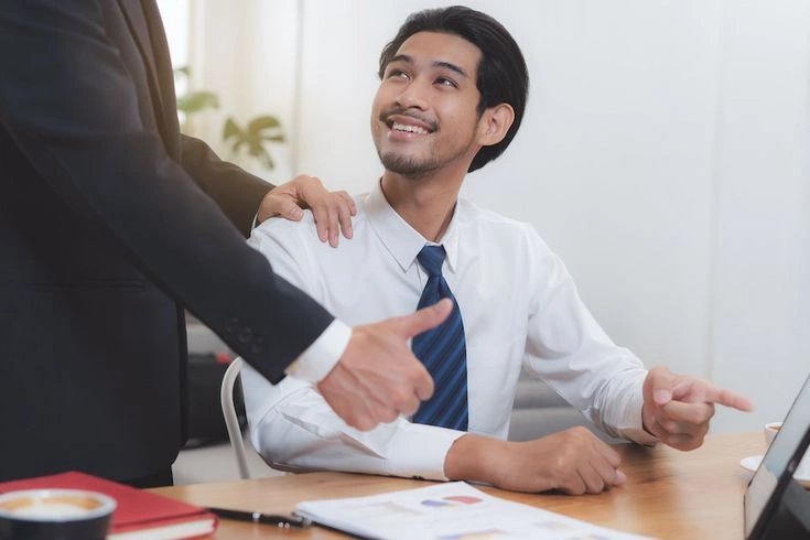 Tipe Atasan yang Disukai Karyawan dan Cara Menghadapinya